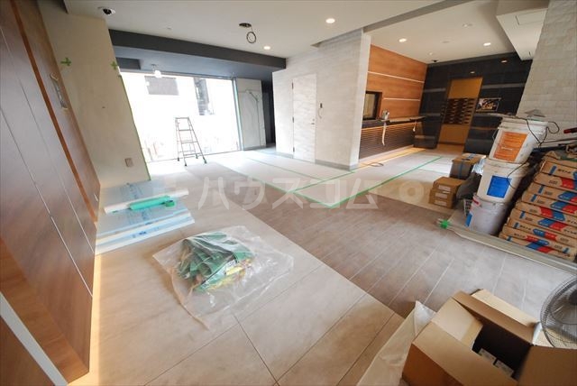 18/28 エントランス