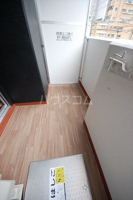 17/28 バルコニー