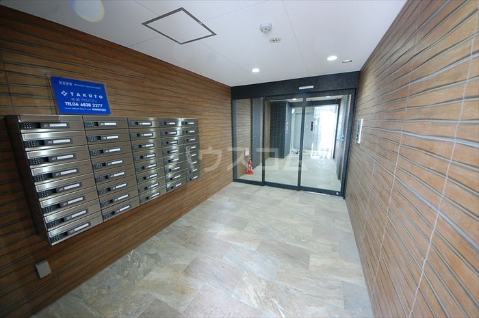 21/30 エントランス