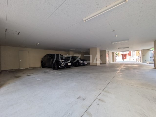 2/6 駐車場