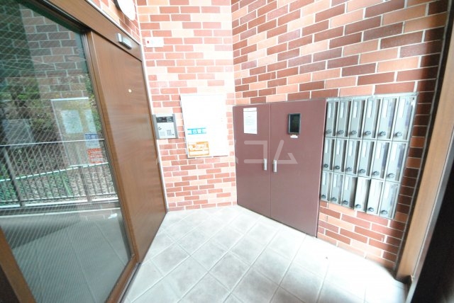 14/22 エントランス