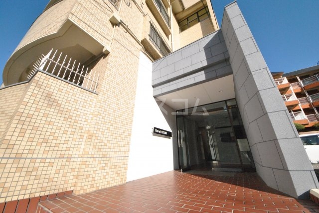 14/19 エントランス