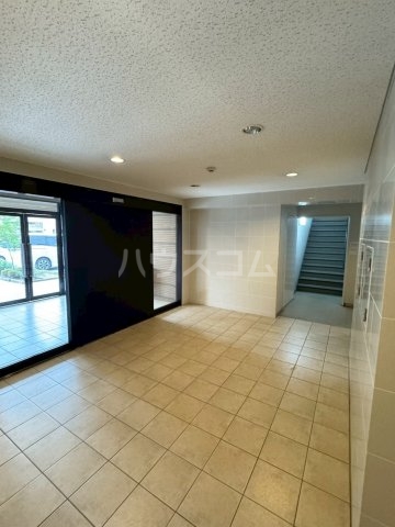 20/26 エントランス