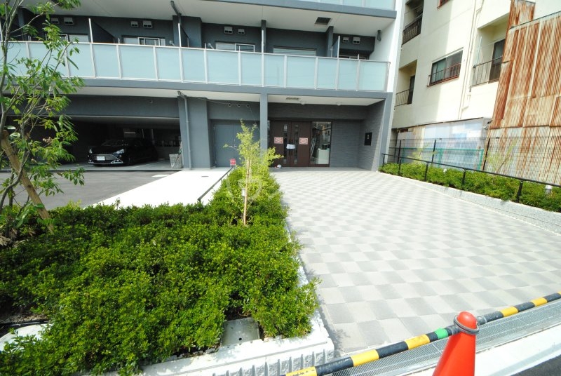 17/26 エントランス