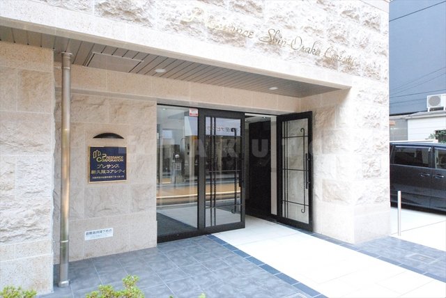 28/30 エントランス