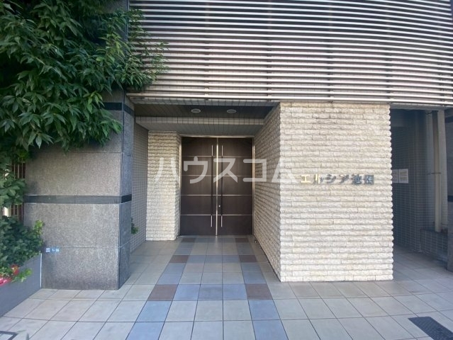 16/23 エントランス