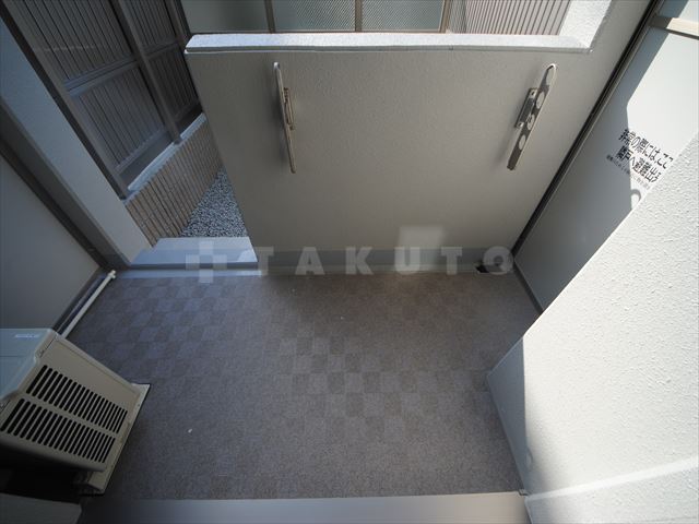 23/30 バルコニー