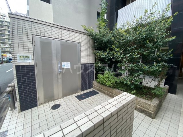 24/30 エントランス