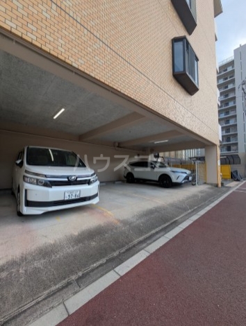 2/3 駐車場