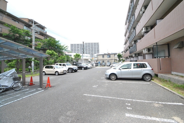 20/29 駐車場