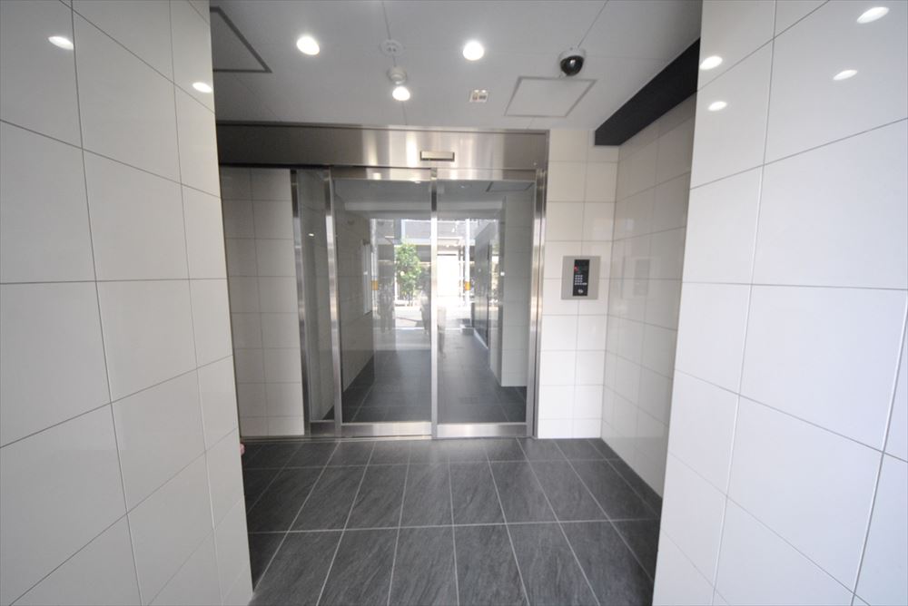 17/25 エントランス