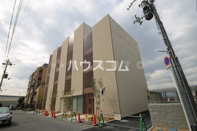 23/30 エントランス