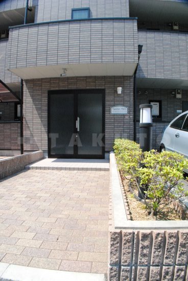 14/23 エントランス