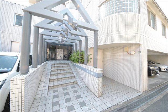 14/17 エントランス