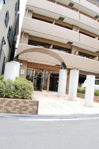 28/30 エントランス