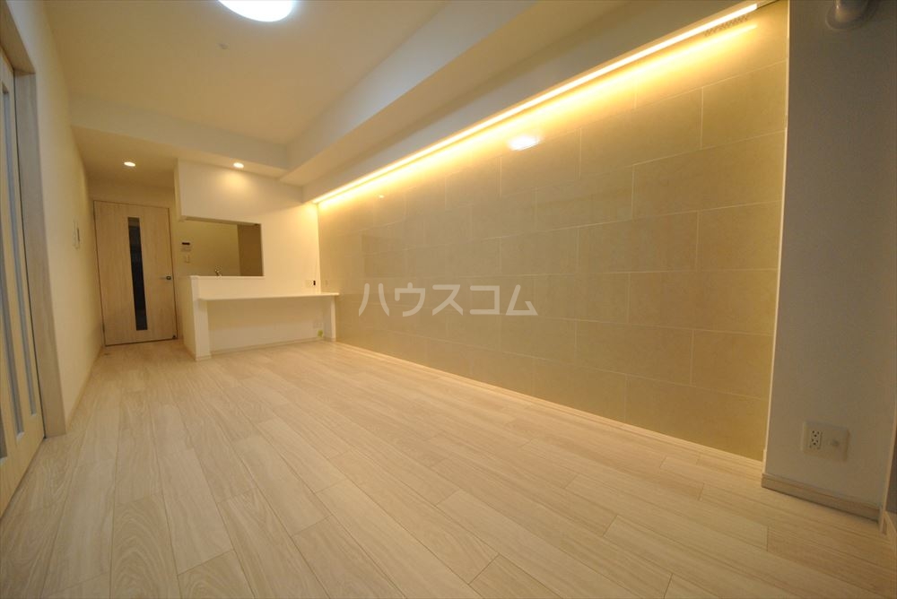 27/30 エントランス