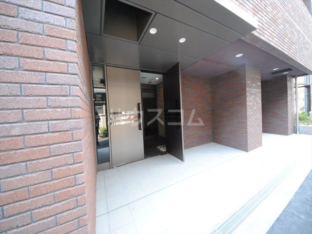 26/30 エントランス