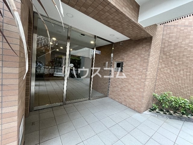 26/30 エントランス