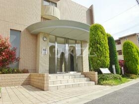 13/22 エントランス