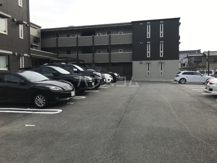 15/25 駐車場