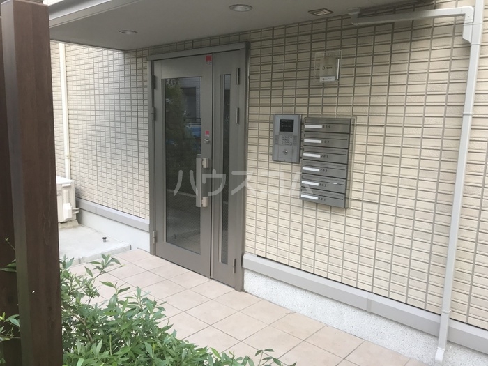 14/15 エントランス