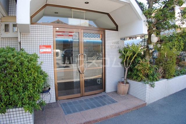 19/27 エントランス