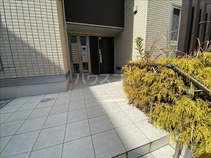 21/25 エントランス