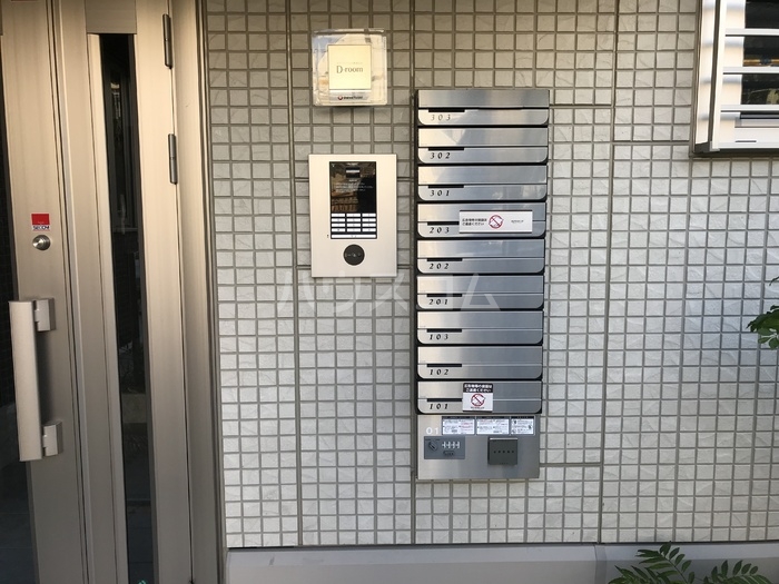 2/3 エントランス