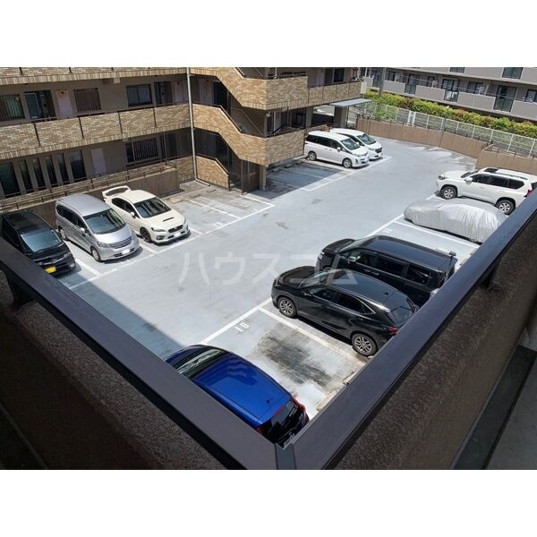 14/23 駐車場