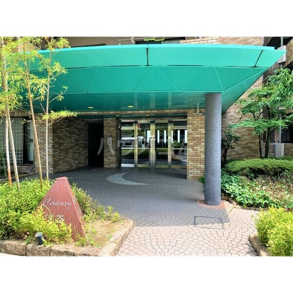 21/30 エントランス