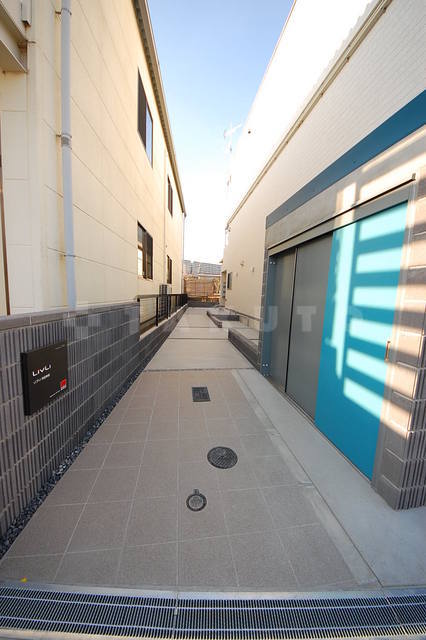 18/20 エントランス