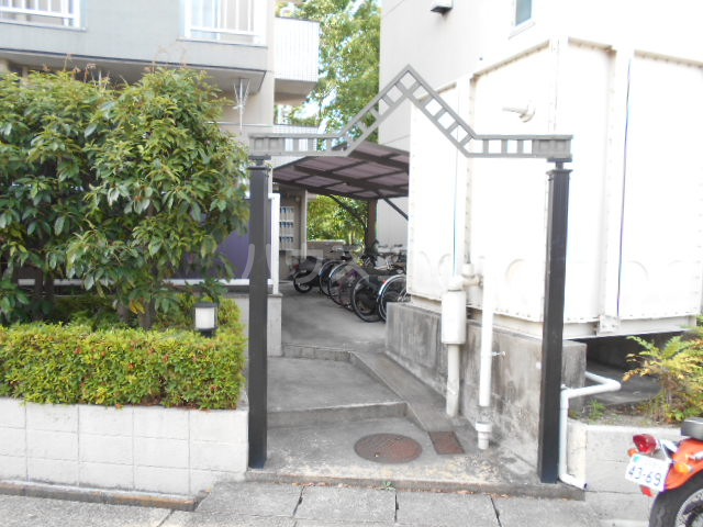 21/24 エントランス