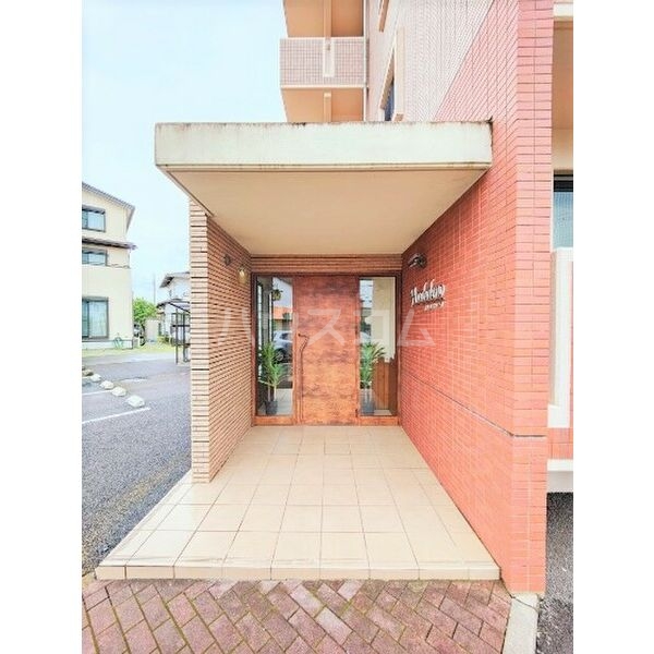 2/4 エントランス