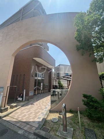 28/30 エントランス