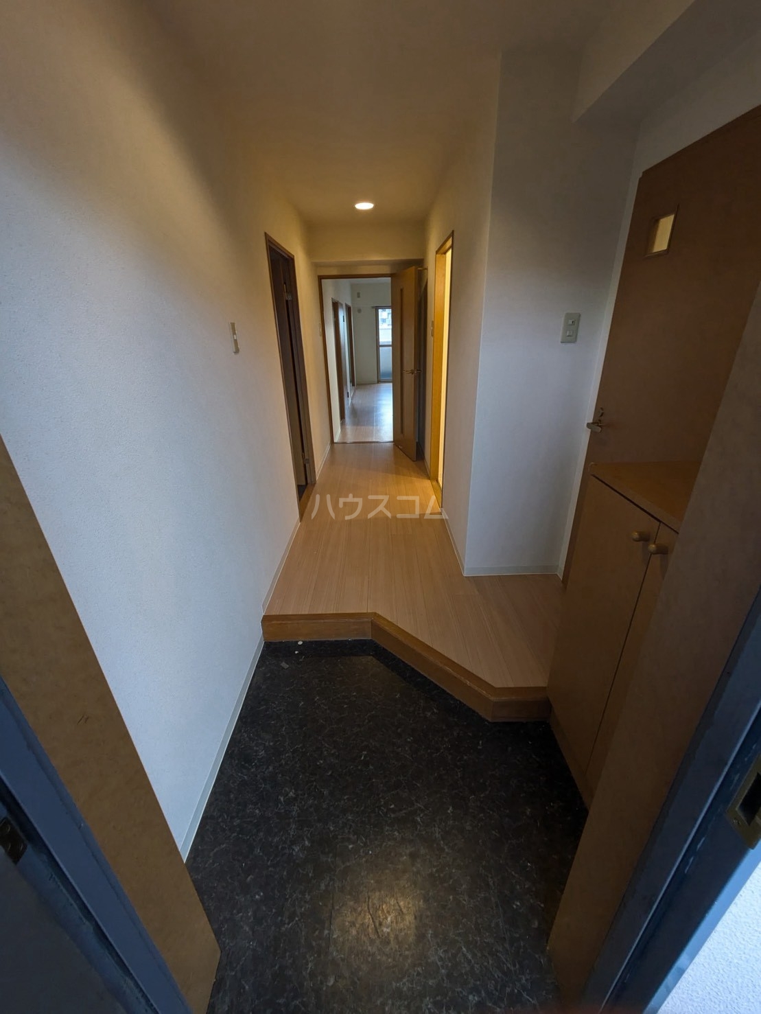 13/30 玄関