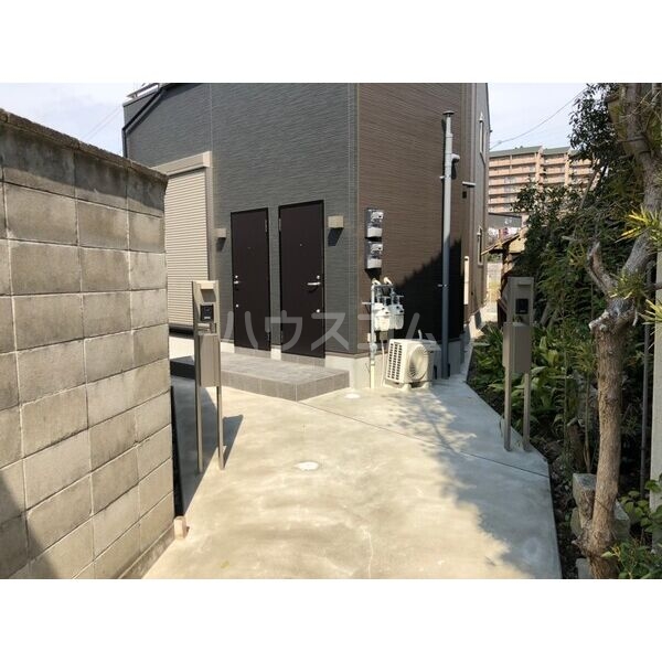 13/23 エントランス