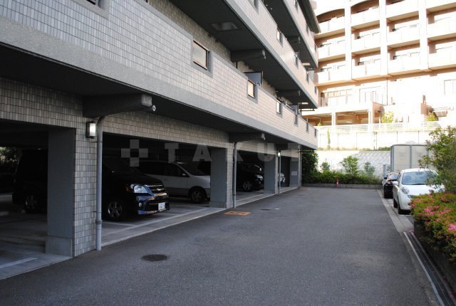 22/28 駐車場