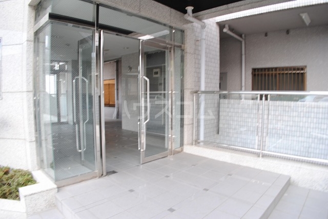 17/21 エントランス