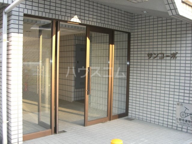 2/4 エントランス