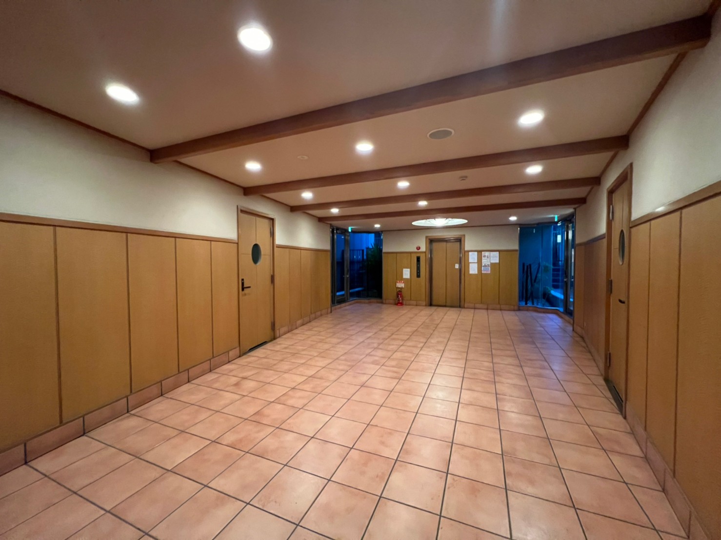 26/30 エントランス