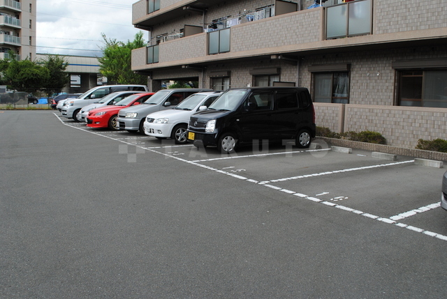 16/17 駐車場