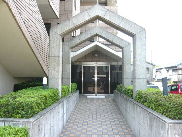 22/30 エントランス