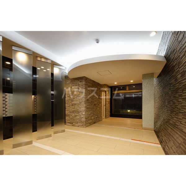 2/2 エントランス