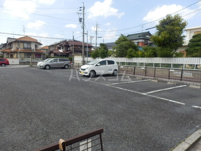 22/30 駐車場