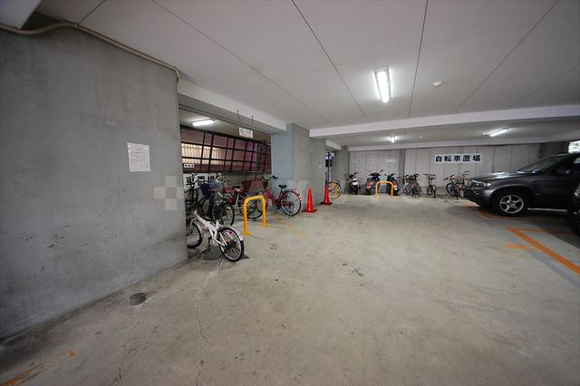 25/30 駐車場
