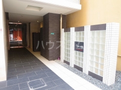 24/30 エントランス