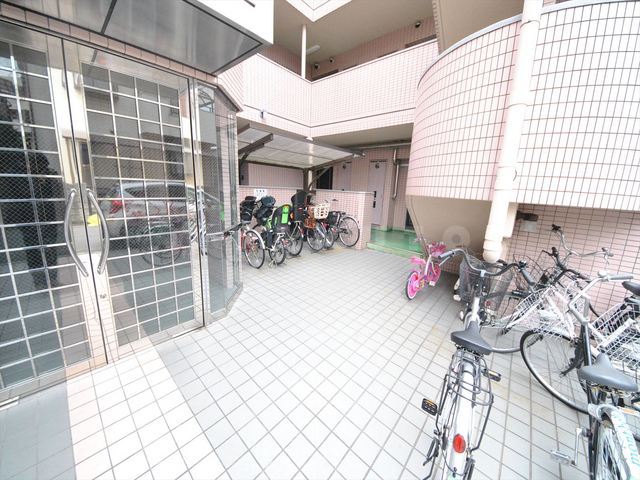 14/16 エントランス