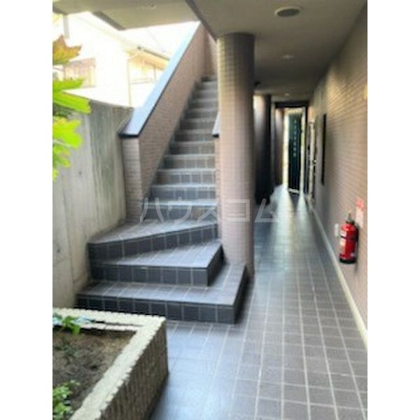 14/22 エントランス