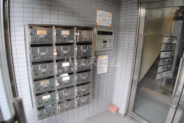 13/23 エントランス