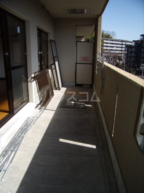 21/30 バルコニー